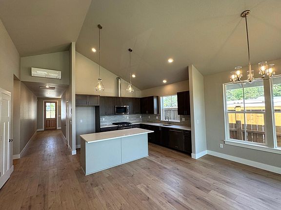 3rd image of 61186 SE Berkshire Way #112