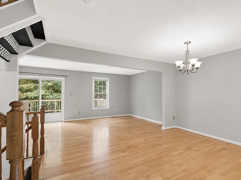 703 Herndon Woods Ct — Photo 6
