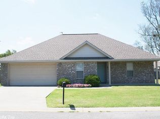 11 Garden Dr, Searcy, AR 72143