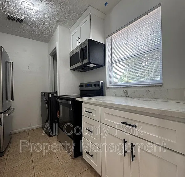 3020 Galaxy Ln — Photo 6