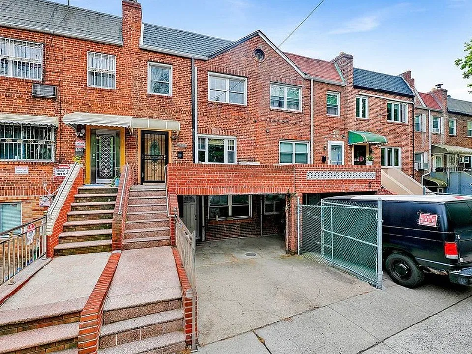 3656 Shore Pkwy