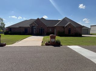 1601 High Meadow Ln, Moore, OK 73160