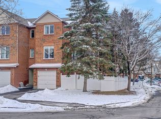1 Rothbury Cres, Ottawa, ON K1K 4N4