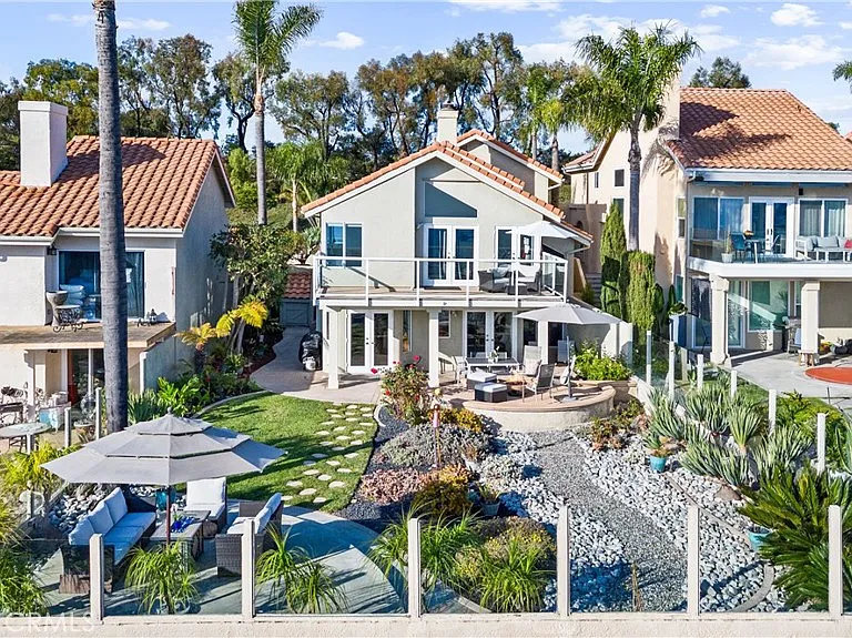 85 Palm Beach Ct — Photo 33