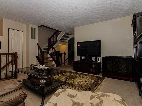 4th image of 254 Clearbrook Ct