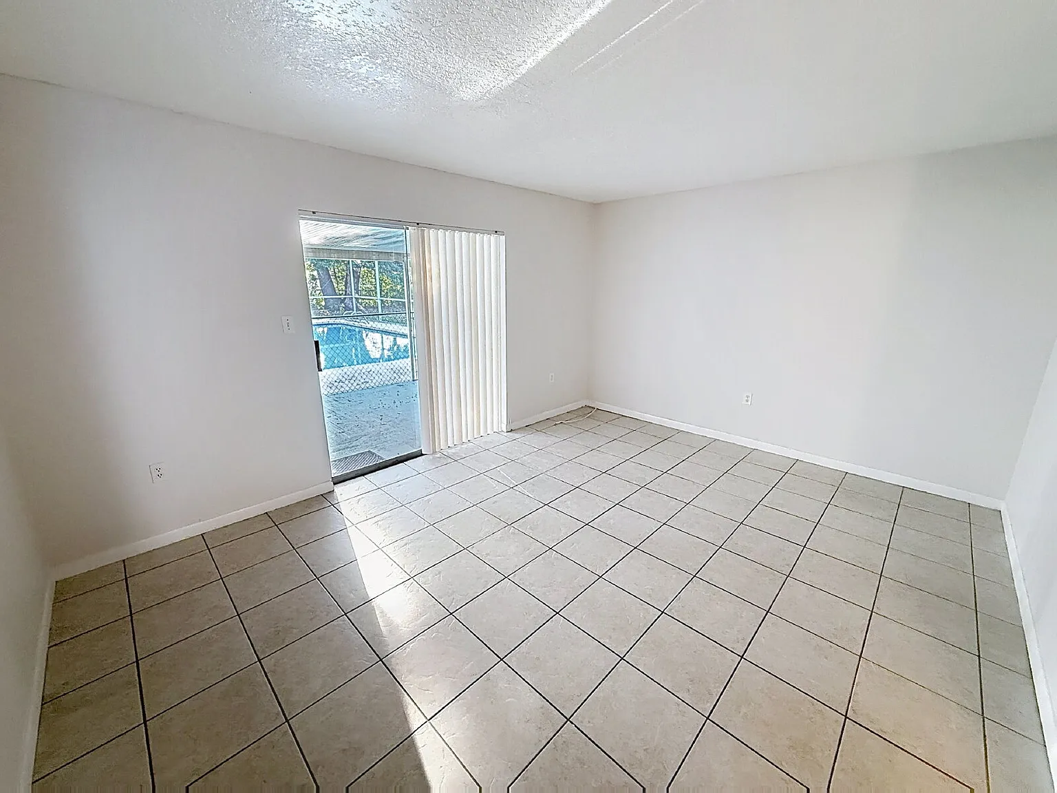 2 bed, 1.0 bath, 894 sqft, $1,495 — Photo 4