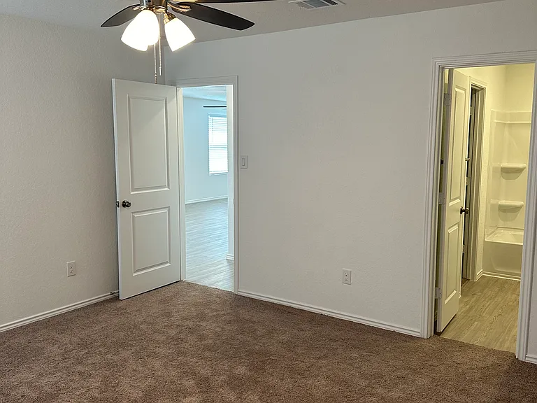 2437 Broken Arrow — Photo 35
