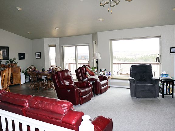 5th image of 19264 Hat Ranch Dr