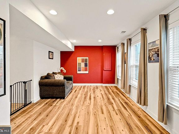 5th image of 3209 Ellington Ln