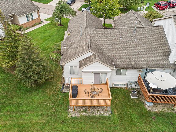 3rd image of 424 Ravencrest Ln #52