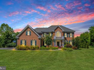16619 Chestnut Overlook Dr, Purcellville, VA 20132