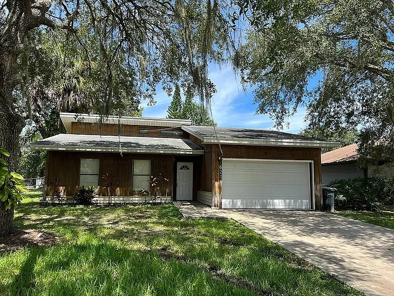 621 Caribou Ct — Photo 1