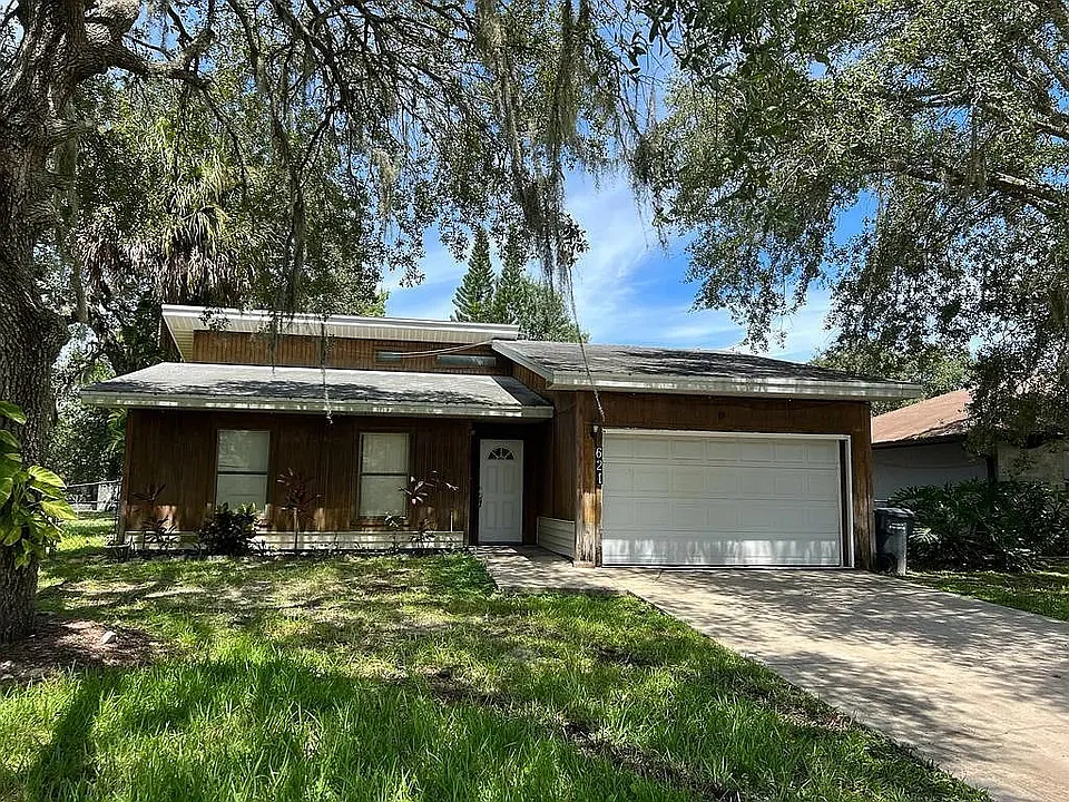 621 Caribou Ct