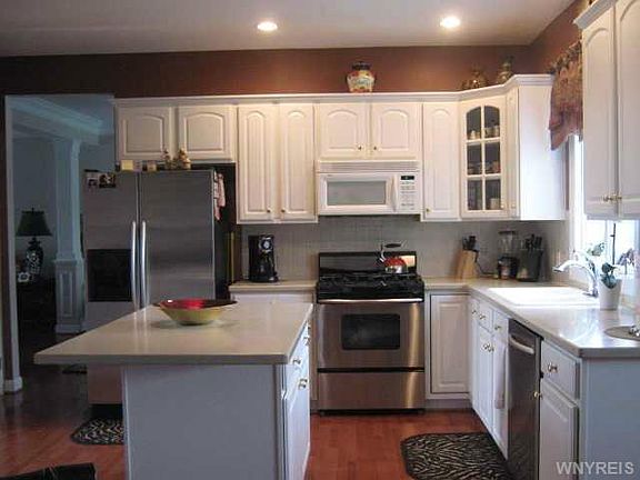 3rd image of 145 Stoughton Ln