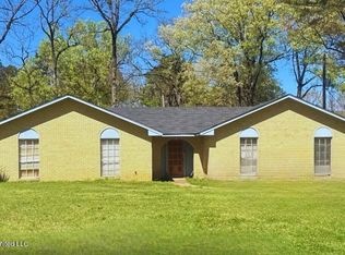 1724 Hamilton Blvd, Jackson, MS 39213