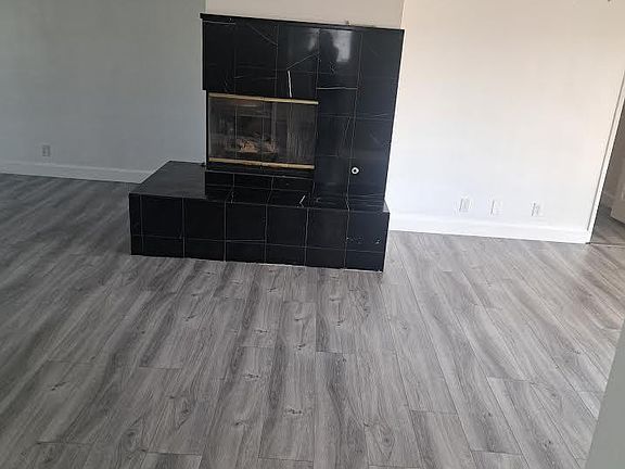 GAS FIREPLACE