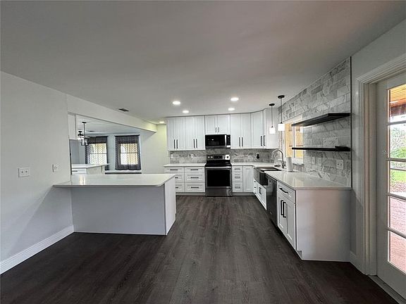 5th image of 1809 STELLA COURT N