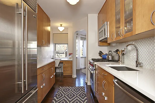 Sold by Stribling | media 18