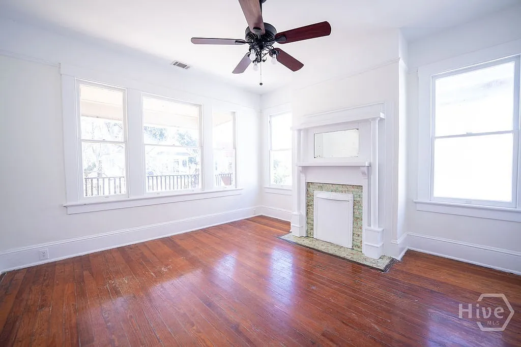 3 bed, 2.0 bath, 1600 sqft, $2,200 — Photo 2