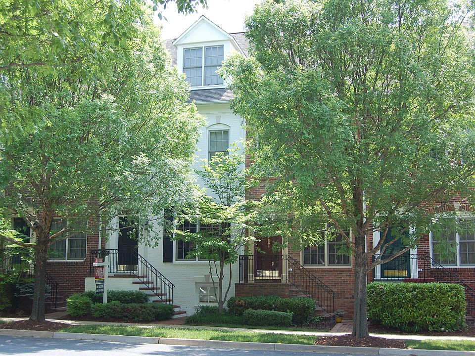1st image of 336 Fallsgrove Dr