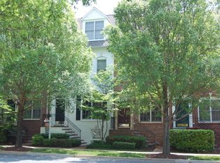 336 Fallsgrove Dr, Rockville, MD 20850
