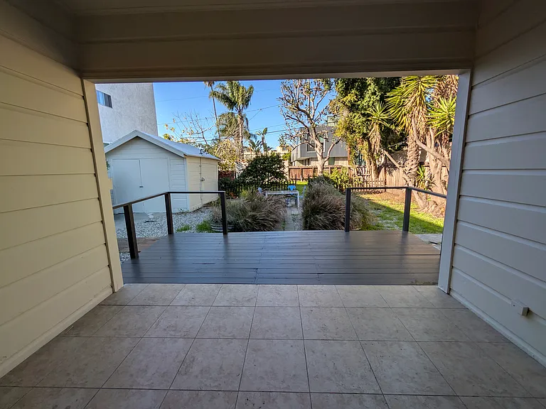849 N West Knoll Dr — Photo 34