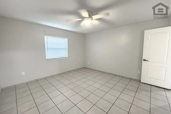1023 E Old Southern Ave #B — Photo 9
