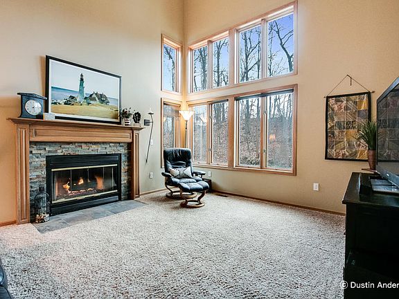 3rd image of 2330 Waterford Way NE