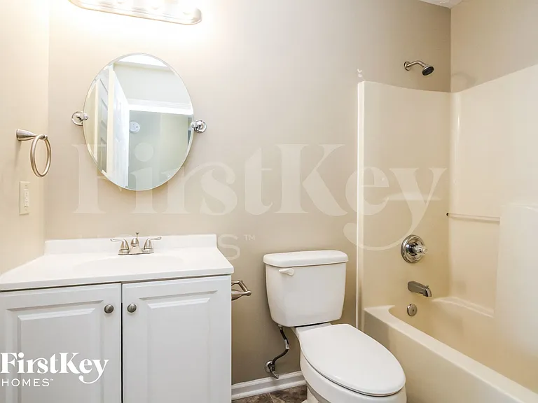 1056 Oak Leaf Rd — Photo 14