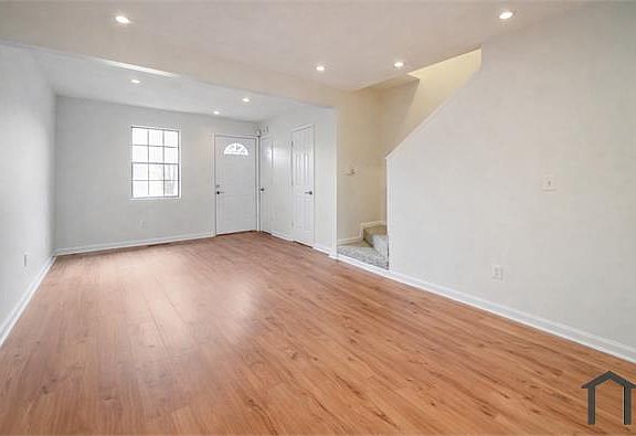4th image of 7042 Oakhill Cir