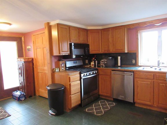 3rd image of 514 Montgomery St