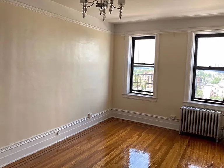 Sevilla Grande - Renovated Units at Journal Square Path — Photo 19