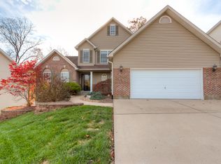 5038 Romaine Spring Dr, Fenton, MO 63026