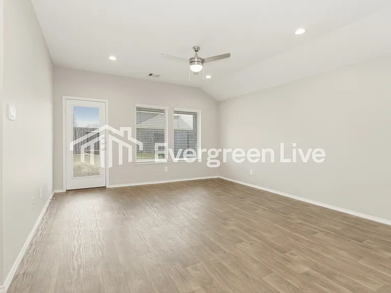 9940 Glen Brook Ln — Photo 6