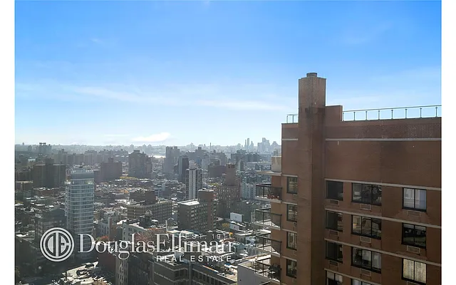 Rented by Douglas Elliman | media 24