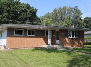 19218 Wildwood Ave, Lansing, IL