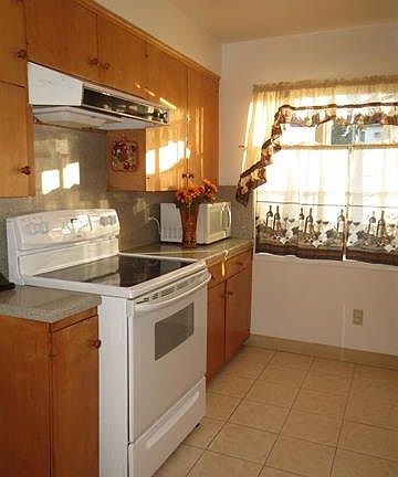 2nd image of 5377 La Jolla Blvd Unit 1