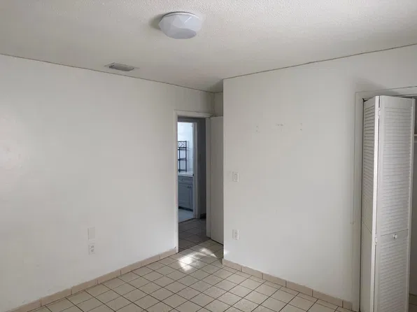 426 E 41st St, Hialeah, FL 33013