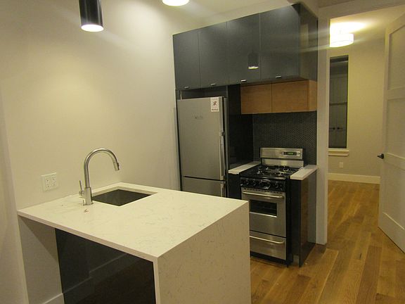 3rd image of 681 Halsey St
