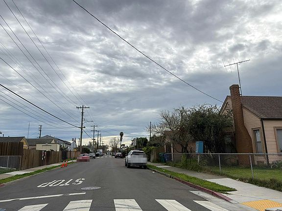 5th image of 9903 Olive St
