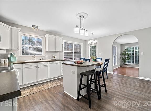 5th image of 9308 Morgan Glenn Dr