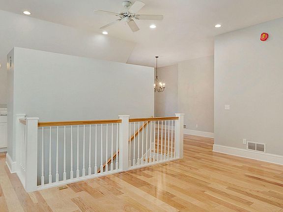 4th image of 2878 Scenic Dr