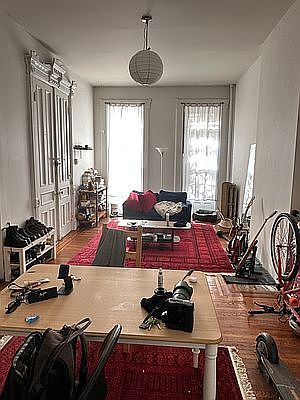 1st image of 131 Halsey St Floor 1