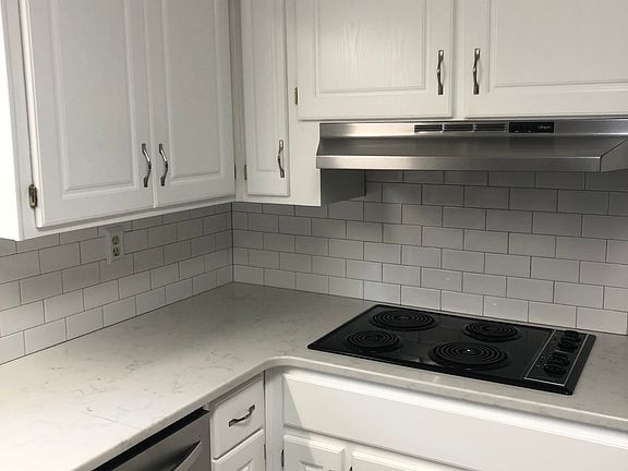 3rd image of 3135 Westminster Dr