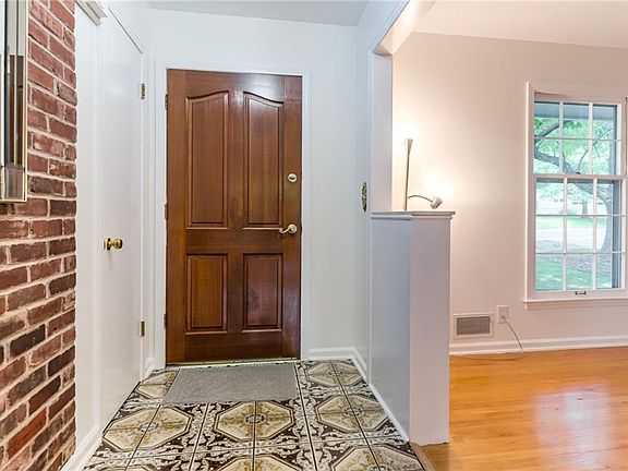 5th image of 7225 Booth St