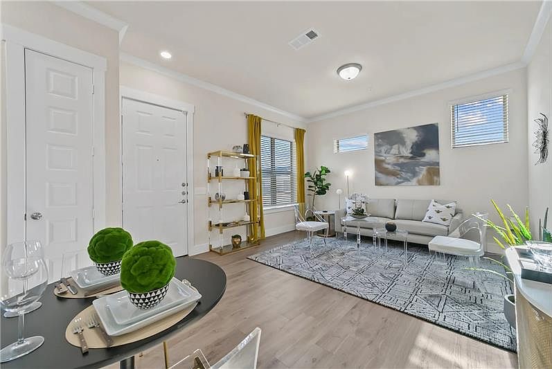 1st image of 1015 Saffira Way