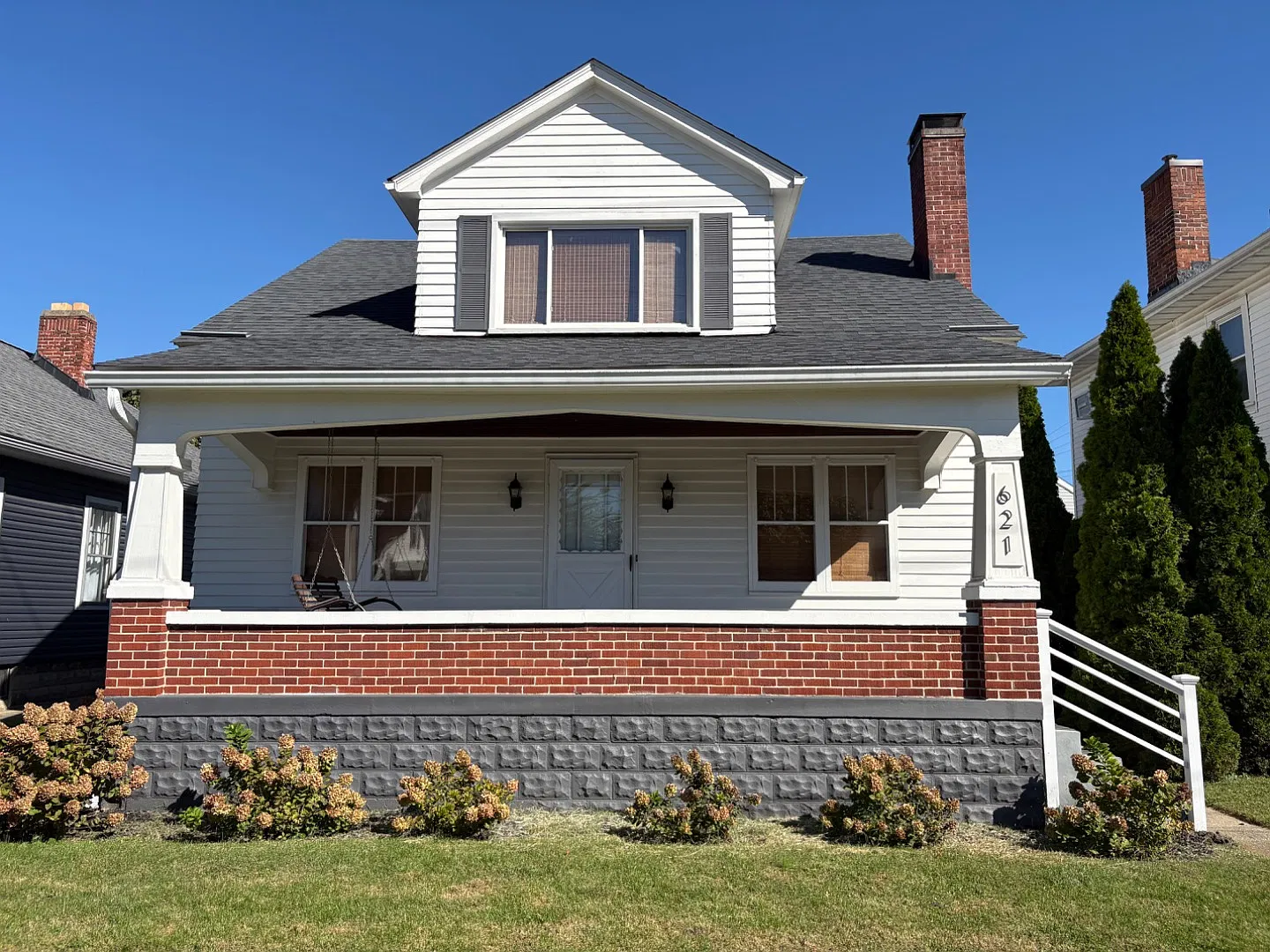 621 Allen Ave — Photo 1