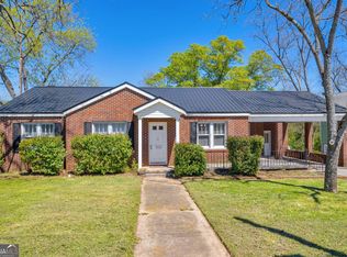 1222 S Broad St, Commerce, GA 30529