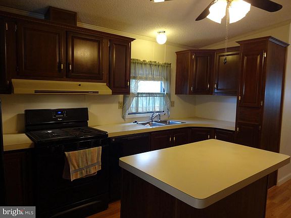 5th image of 82 Meadow Run Pl