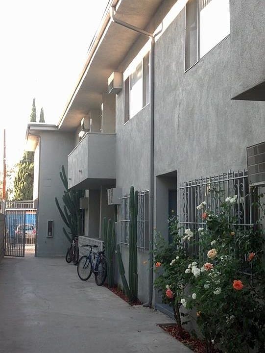 2nd image of 2341 Portland St APT 103